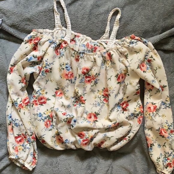 Top - Picture 2 of 2